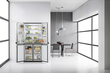 Built-in refrigerator from the New W Collection with Total No Frost technology for optimal food storage